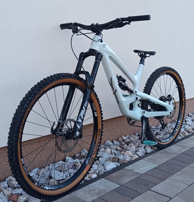YT CAPRA CF PRO 2020 r. Full Carbon rama L, koło 29"  rower enduro