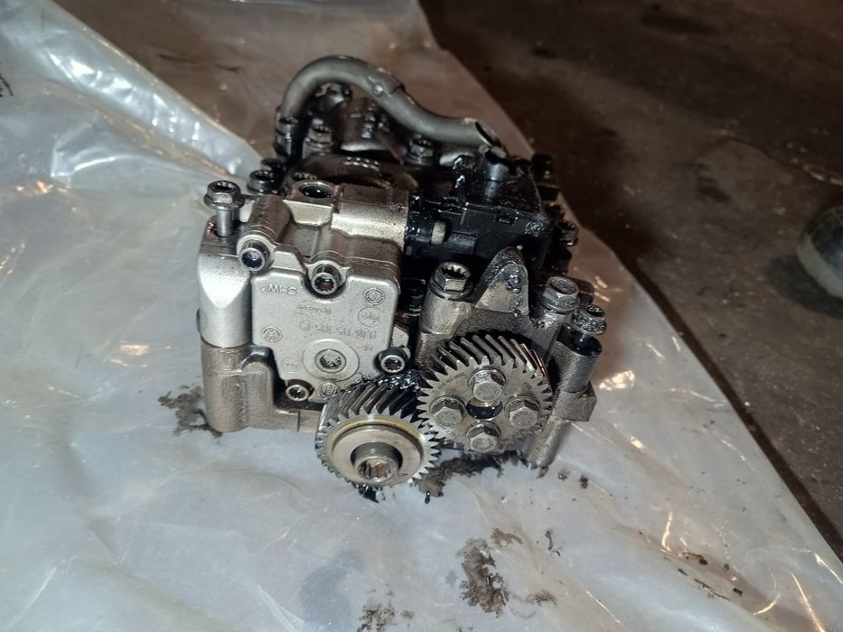 Pompa oleju olejowa 2.0tdi 16v Audi A4 B7 A6 C6 oryginał gwarancja