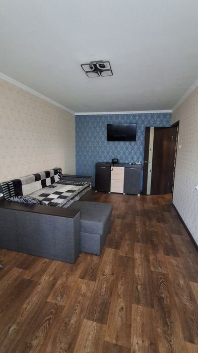 Сдам посуточно квартиру,район 40 лет