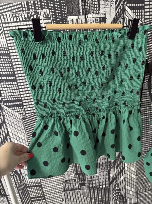 Жіночій костюм Zara зелений костюм в горох зі спідницею і топом Zara