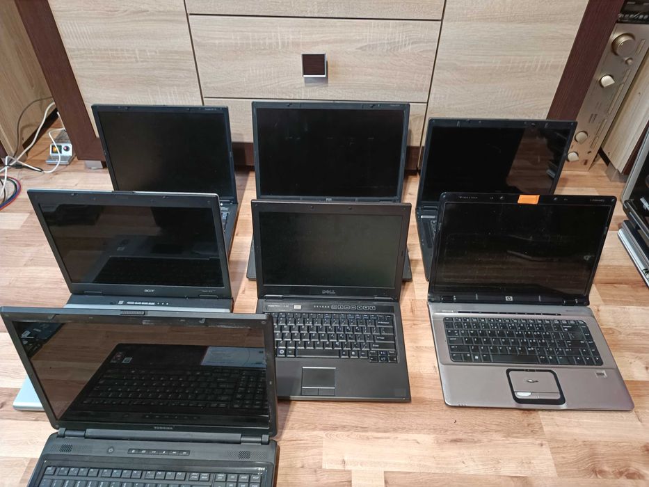 Sprzedam kilka laptopów uszkodzone
