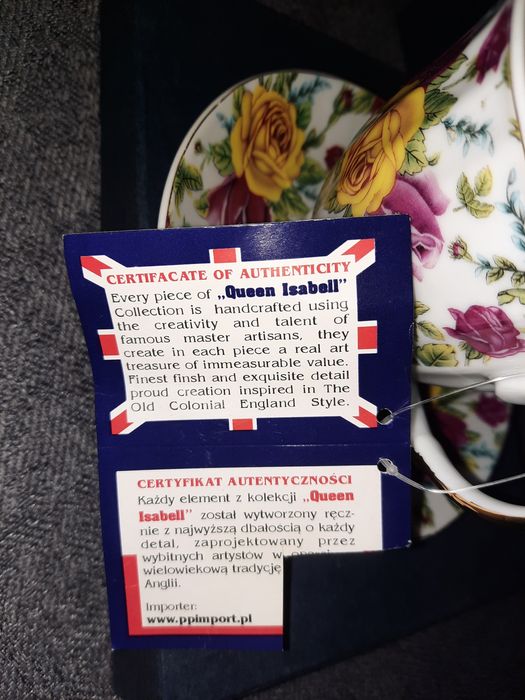 Zestaw pięknych filiżanek Queen Isabell