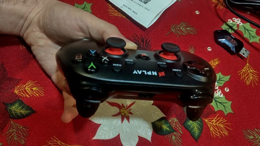 Vendo comando sem fios NPlay para PC e PS3