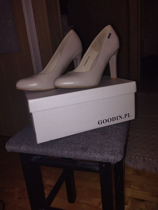 Szpilki beżowe rozmiar 36