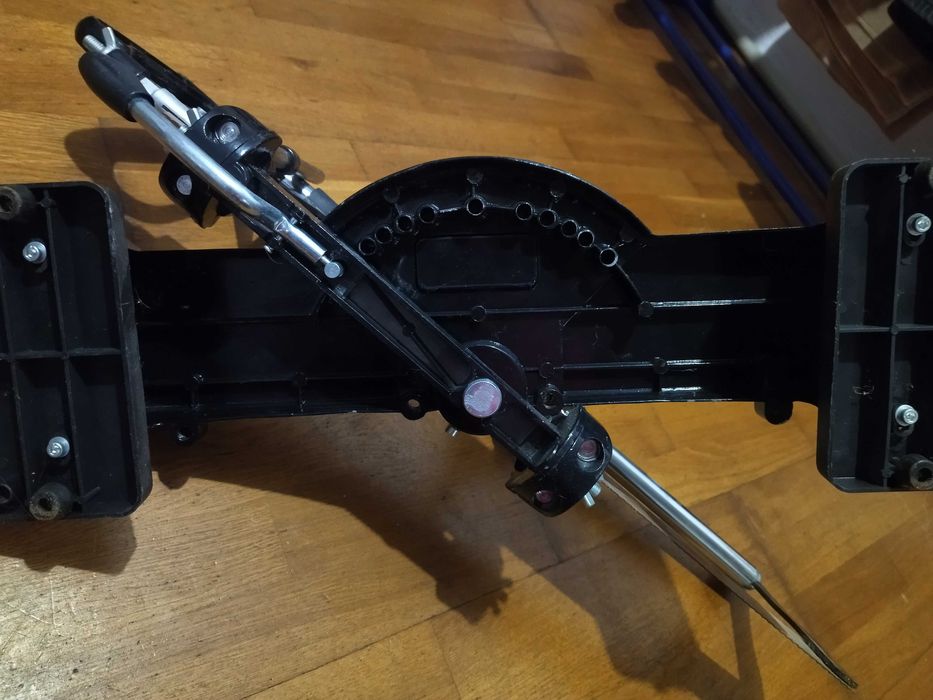 Продам стусло поворотне