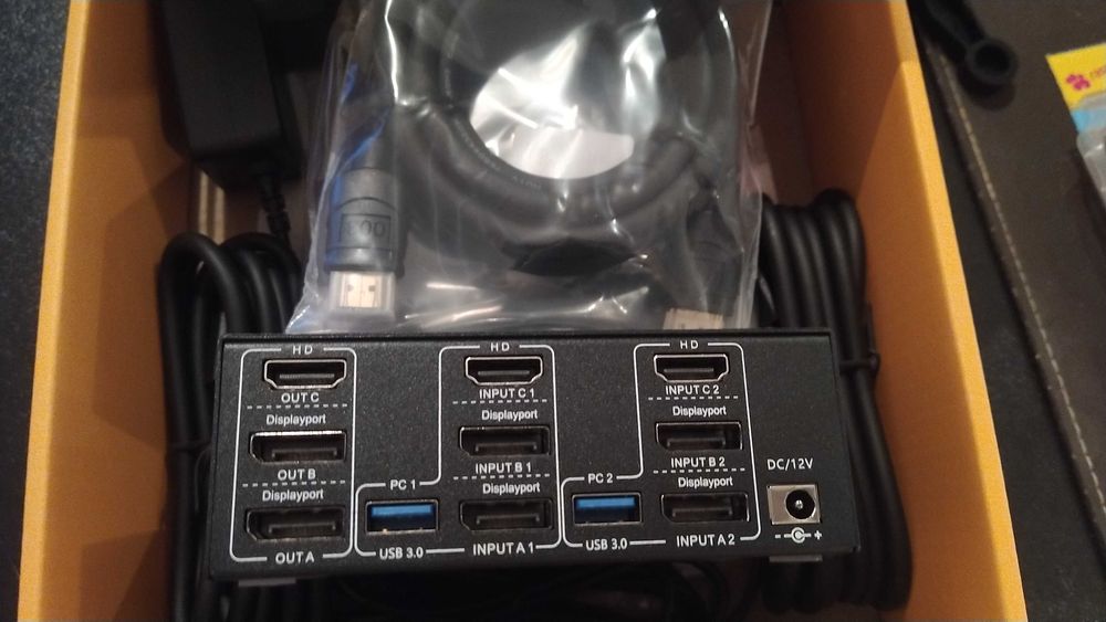 KVM 2 PC 3 Monitores