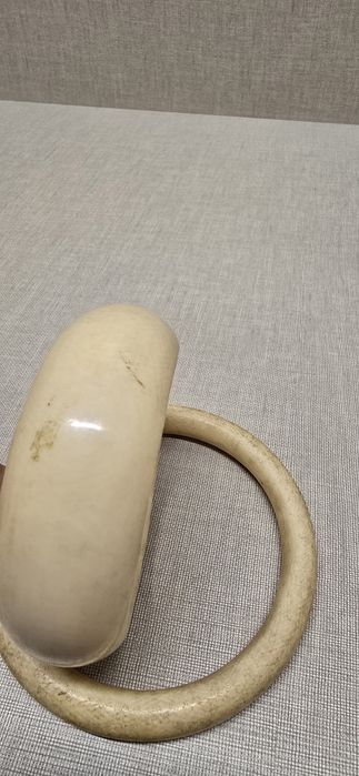 Bonitas pulseiras em material nobre