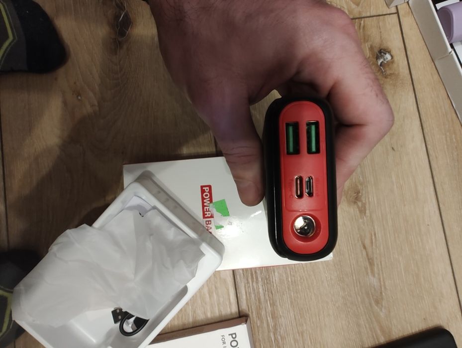 Повербанки нові в коробках з фанариками оптом ціна договірна