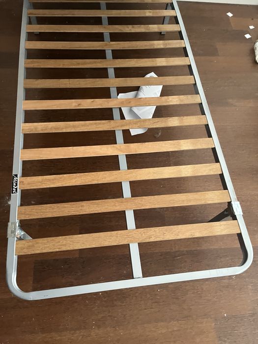 Estrado e colchao Ikea