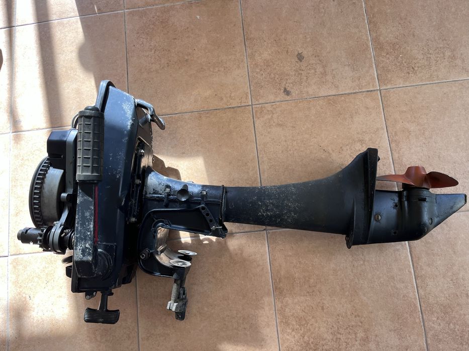 Motor de Barco com avaria - Selva