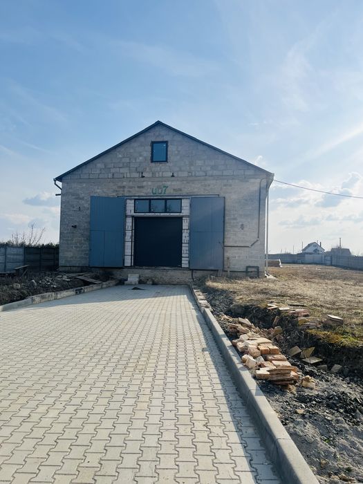 Продаж комерційного приміщення з ділянкою у с Крупа, ТОРГ