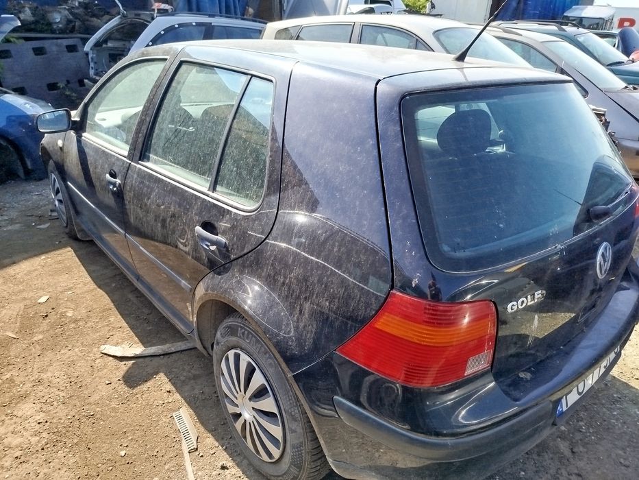 VW Golf IV drzwi kompletne stan bdb możliwość wysyłki kurierem lewe lub prawe CZARNE