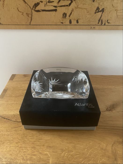 Cinzeiro Atlantis novo, na embalagem original