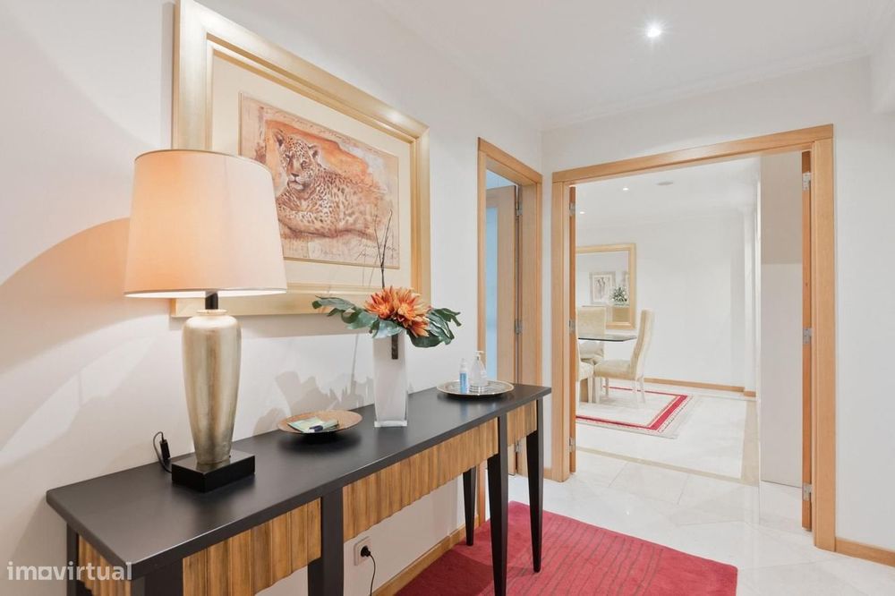 Apartamento T2 com jardim, Cascais