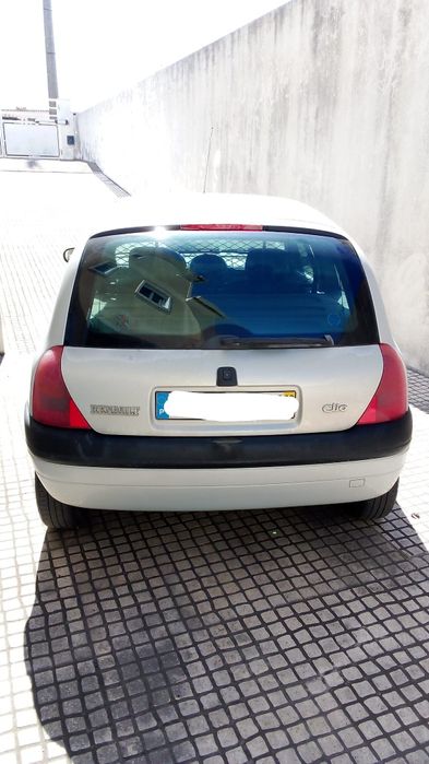 Renault Clio 1.9D Comercial (04/2000)