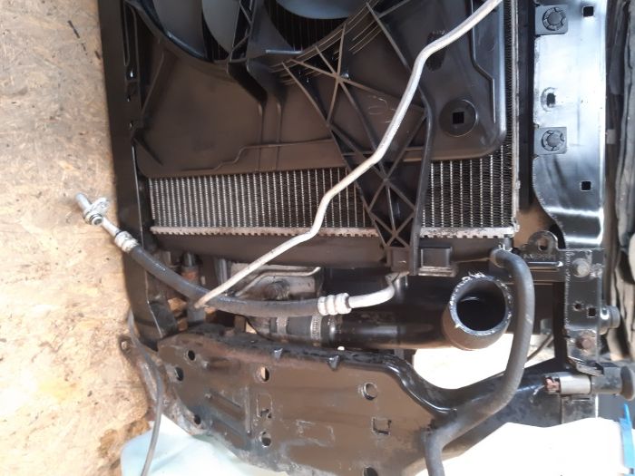 Pas przedni/ chłodnice Nissan Qashqai diesel