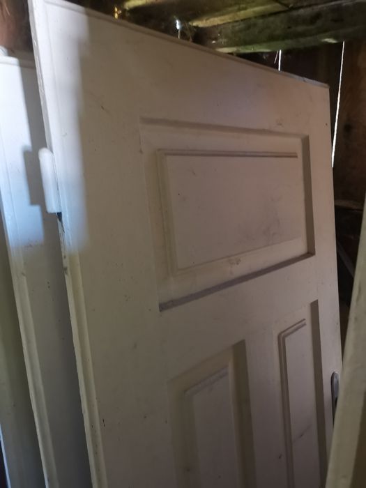 Drzwi drewniane, białe, starodawne, różne wymiary.