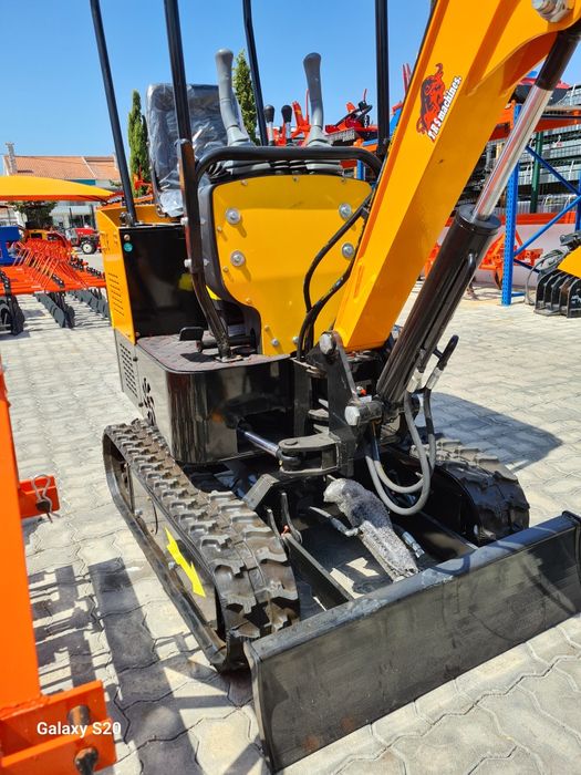 Mini Escavadora TRS HT12 – Promoção Final de Ano – 3 Baldes Incluídos