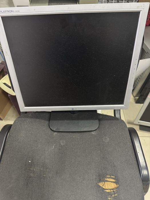 Мониторы в ассортименте