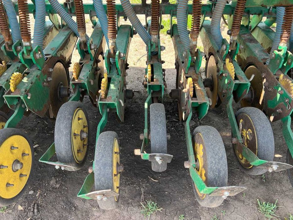 Сівалка HARVEST Titan 420 та овочева сівалка.