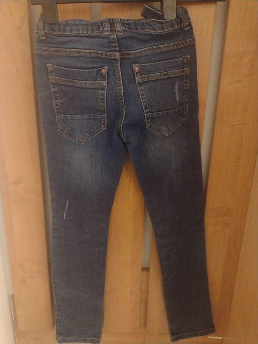 Spodnie chłopięce  wygodne na gumce 140