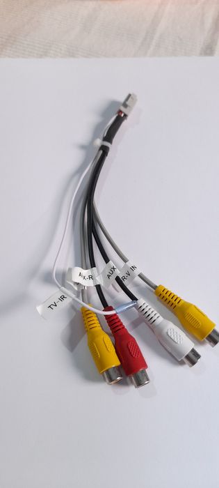 Cabos RCA, Subwoofer, USB, Microfone, Câmeras, GPS, Fichas Adaptadoras