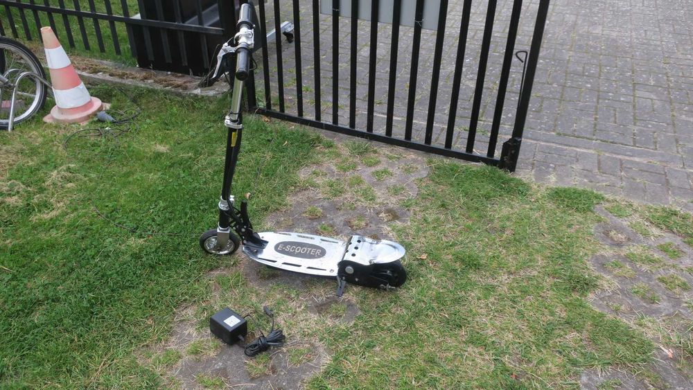 Hulajnoga elektryczna E-Scooter dziecięca