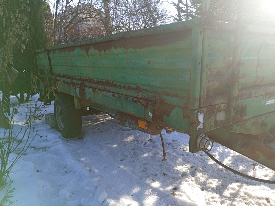 Przyczepa rozrzutnik czarna białostocka kultywator