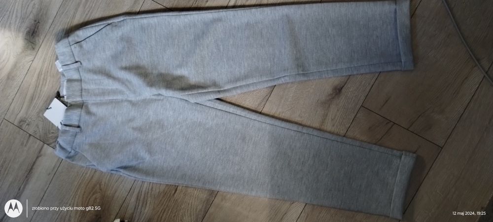 Zara eleganckie spodnie chłopięce, idealne na każdą okazję - nowe!