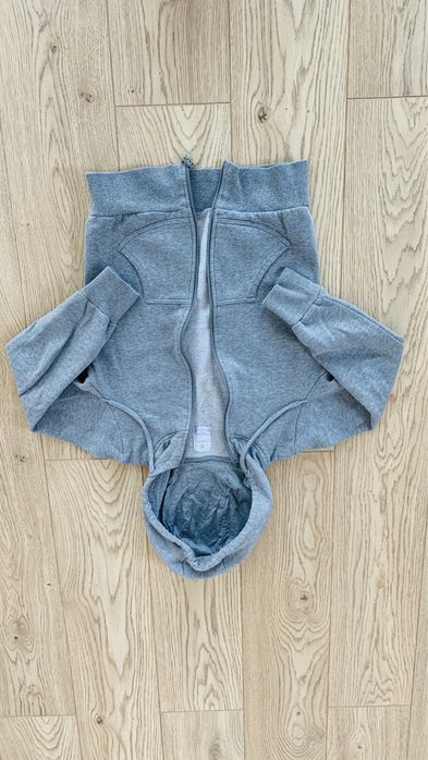 Bluza szara zapinana na zamek Cropp z kapturem rozm S 36