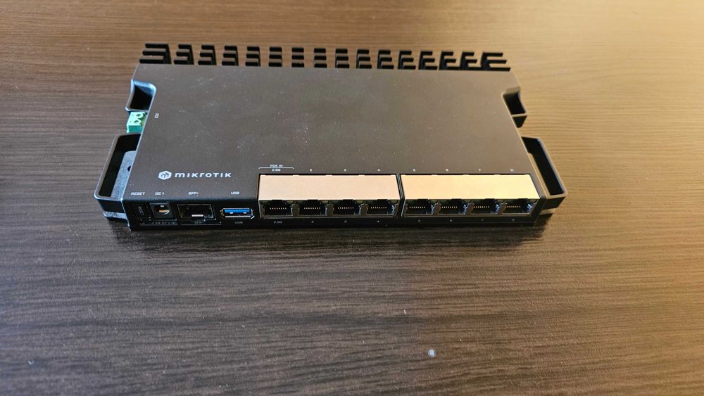 Router Mikrotik RB5009UG+S+IN.