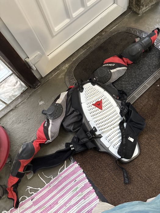 Vende se colete dainese