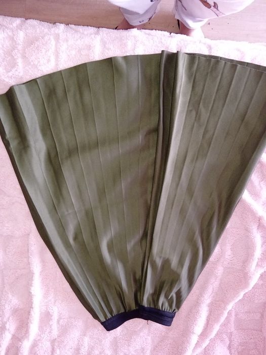 Varias peças de roupa