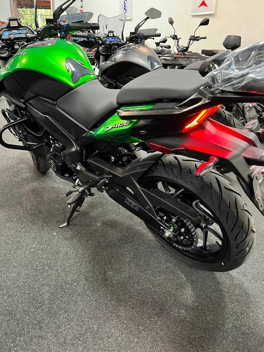 Мотоцикл Bajaj Dominar 400