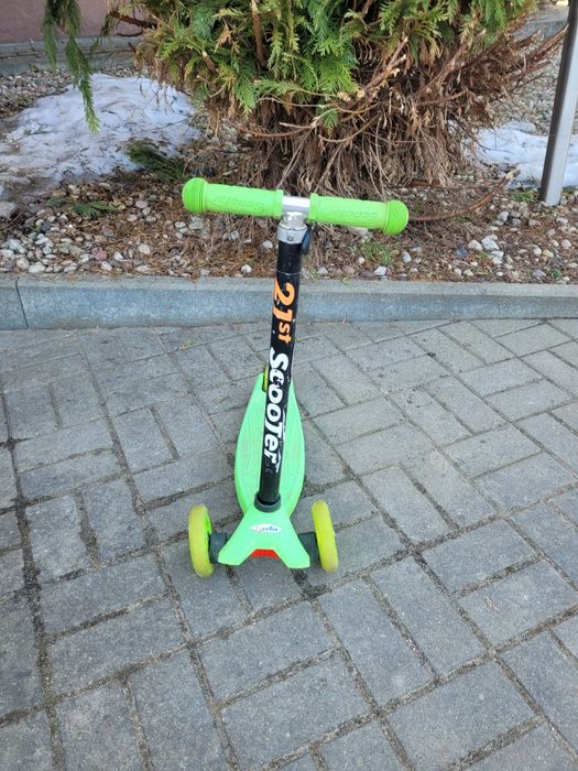 Hulajnoga trójkołowa