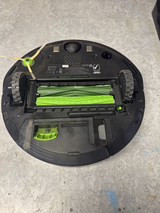 iRobot Roomba I7 +