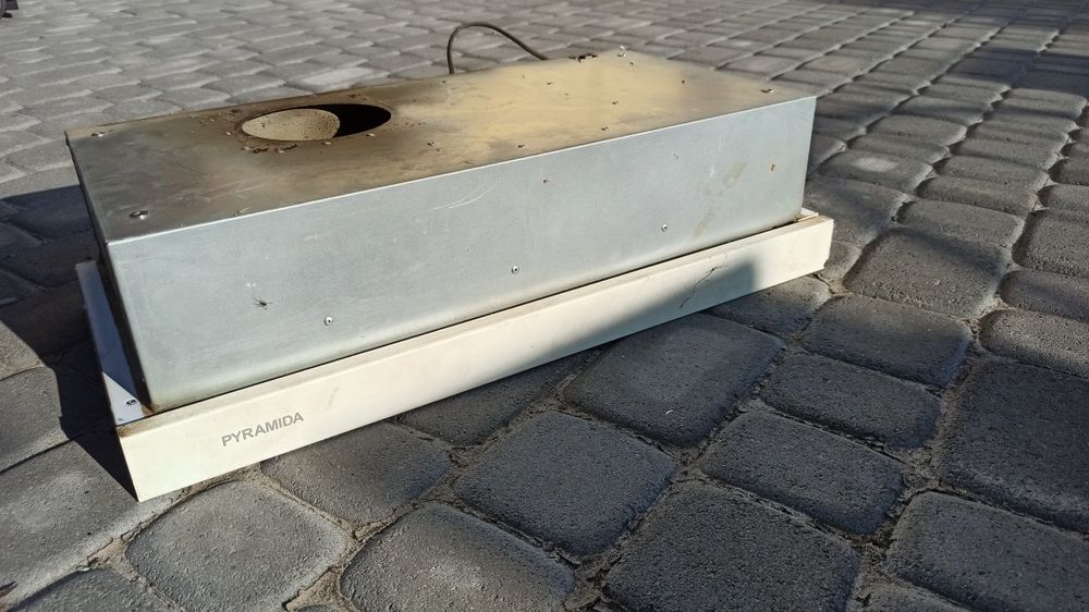 Витяжка кухонна Piramida