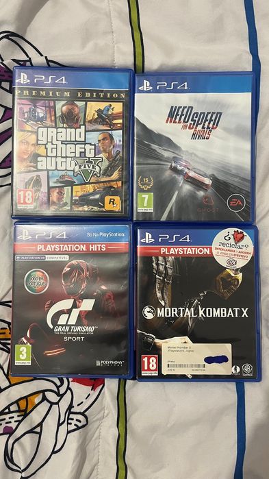 PS4, 2 comandos, 4 jogos, live gaming cam