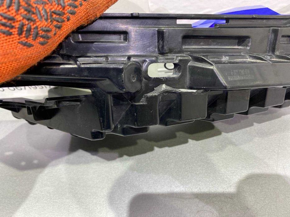 Кріплення бампера праве Jeep grand cherokee WL 2021+