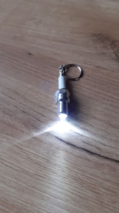 Breloczek Latarka w kształcie świecy zaplonowej