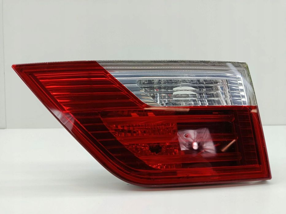 BMW X3 E83 LIFT LAMPA PRAWA TYŁ W KLAPĘ LED 7162214