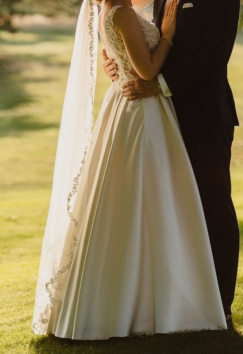 Suknia ślubna satynowa