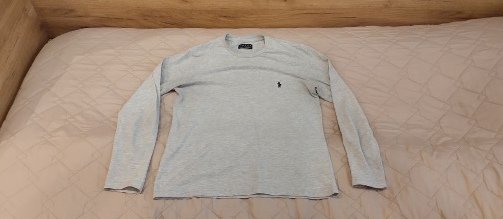 серая кофта поло