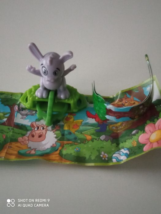 Króliczek figurka Kinder niespodzianka świąteczna