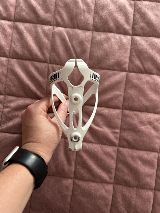 Тримач велосипедний kls для пляжки білий бу