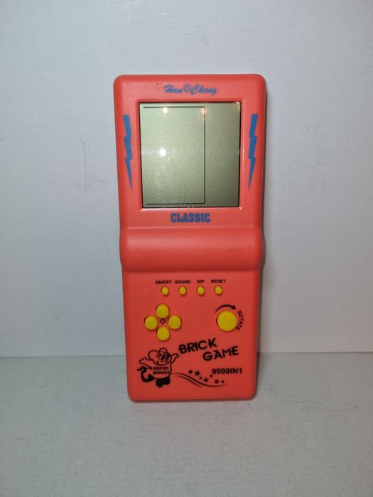 Легендарная электронная игра Тетрис из 90-х