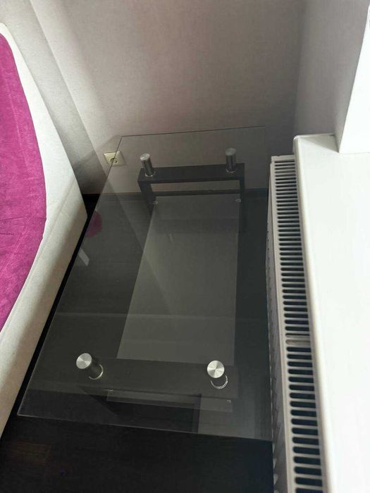 продам столик скляний