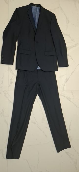 Garnitur Vistula granatowym mieniący się w czerń 182cm ,stan bardzo dobry, wymiary na zdjeciachmożna mierzyć na miejscu