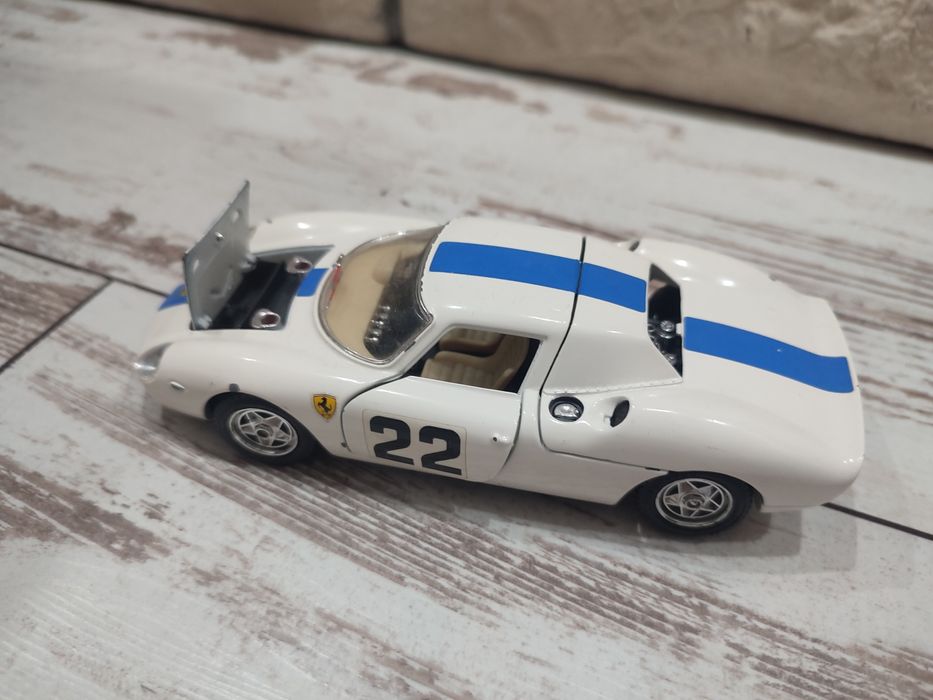 Burago ferrari 250LM , 1:24
