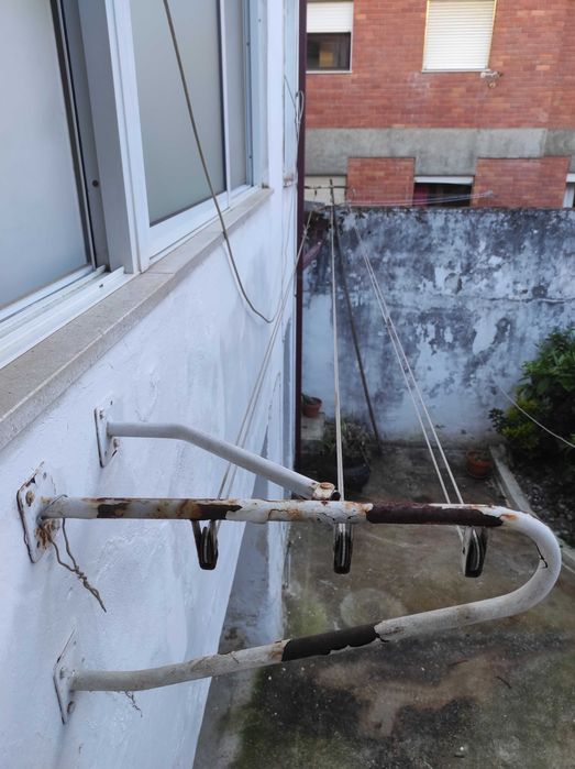 Estendal de Parede com Roldanas